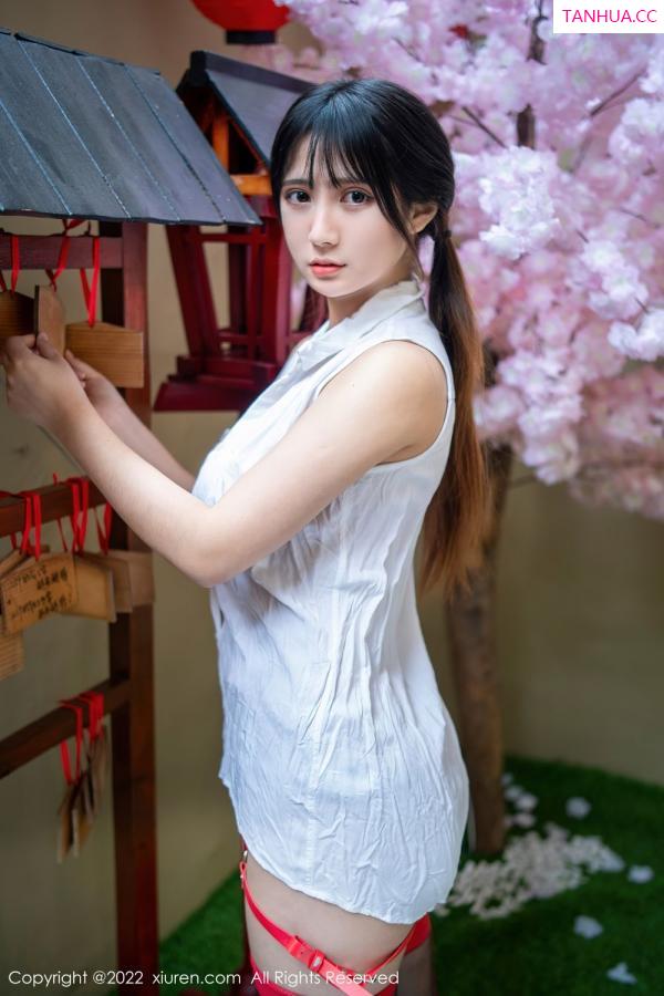 久久Aimee  [XiuRen]高清写真图 2022.04.27 No.4930 久久Aimee第10张图片